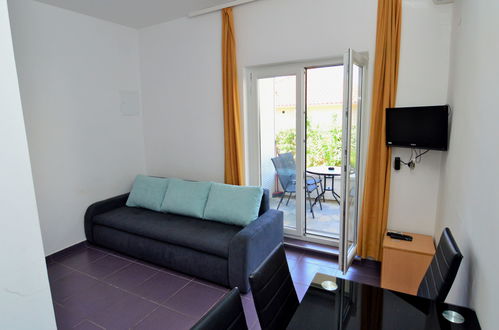 Foto 9 - Apartment mit 1 Schlafzimmer in Sibenik mit schwimmbad und blick aufs meer