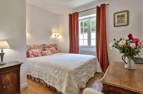 Foto 4 - Casa con 3 camere da letto a Coly-Saint-Amand con piscina privata e giardino