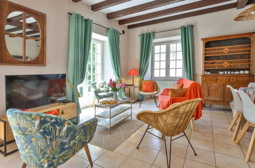 Foto 6 - Casa con 3 camere da letto a Coly-Saint-Amand con piscina privata e giardino