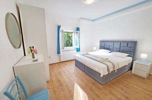 Foto 8 - Haus mit 7 Schlafzimmern in Sveti Filip i Jakov mit privater pool und garten
