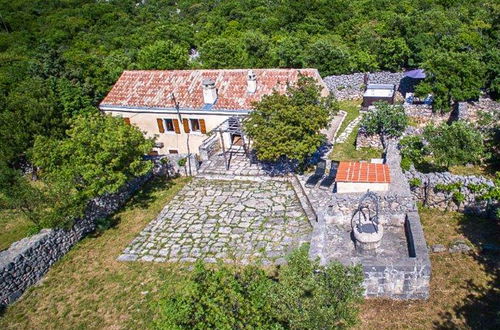 Foto 37 - Casa de 3 quartos em Senj com jardim e terraço