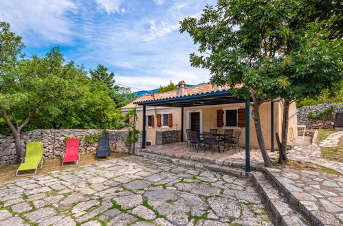 Foto 1 - Casa de 2 habitaciones en Senj con jardín y terraza