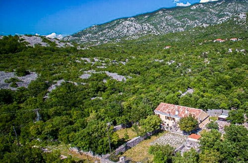 Foto 40 - Casa de 3 quartos em Senj com jardim e terraço