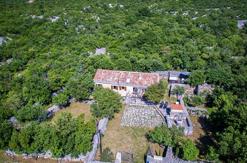 Foto 21 - Casa de 3 quartos em Senj com jardim e terraço