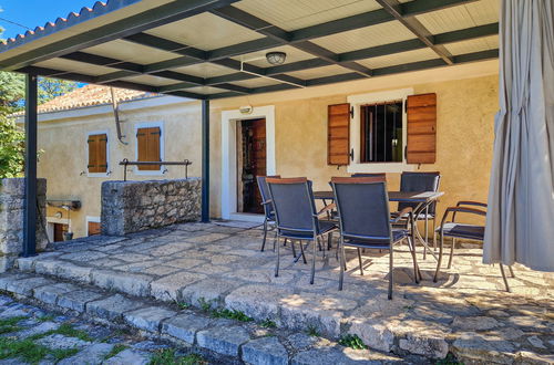 Foto 10 - Casa de 3 quartos em Senj com jardim e terraço
