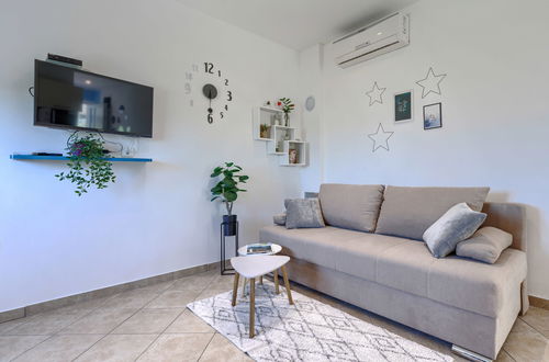 Photo 8 - Maison de 1 chambre à Fažana avec jardin et terrasse