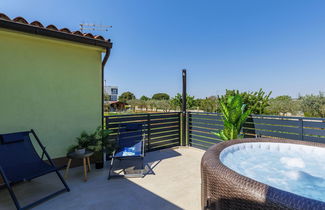 Photo 2 - Maison de 1 chambre à Fažana avec jardin et terrasse
