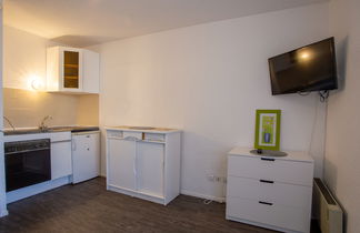 Foto 3 - Apartamento en Bormes-les-Mimosas con jardín