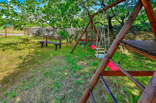 Foto 18 - Appartamento con 1 camera da letto a Novi Vinodolski con giardino e terrazza