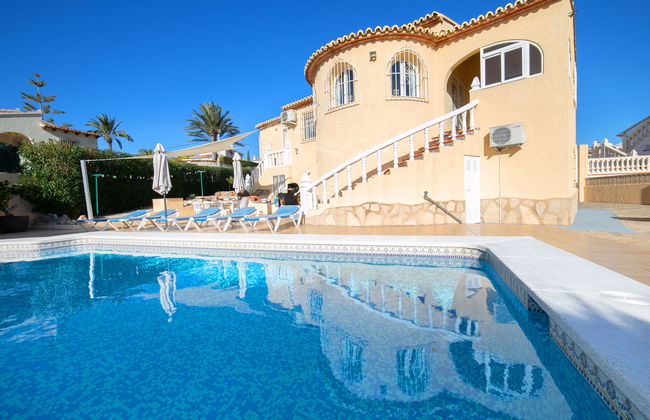 Casa de 6 quartos em Calp com piscina privada e jardim - Foto 21