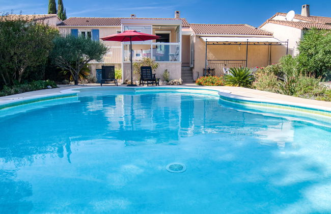 Casa de 3 quartos em Le Muy com piscina privada e jardim - Foto 1