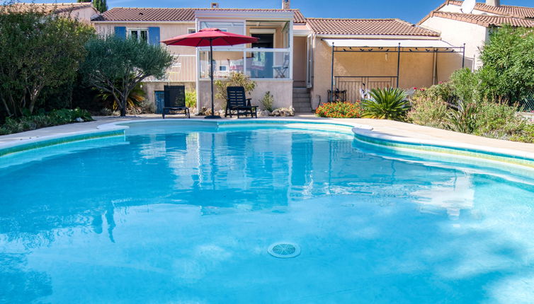 Photo 1 - Maison de 2 chambres à Le Muy avec piscine privée et jardin