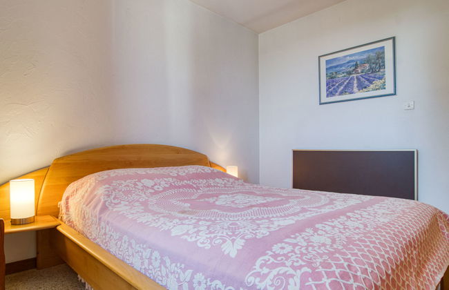Casa de 3 quartos em Le Muy com piscina privada e jardim - Foto 16