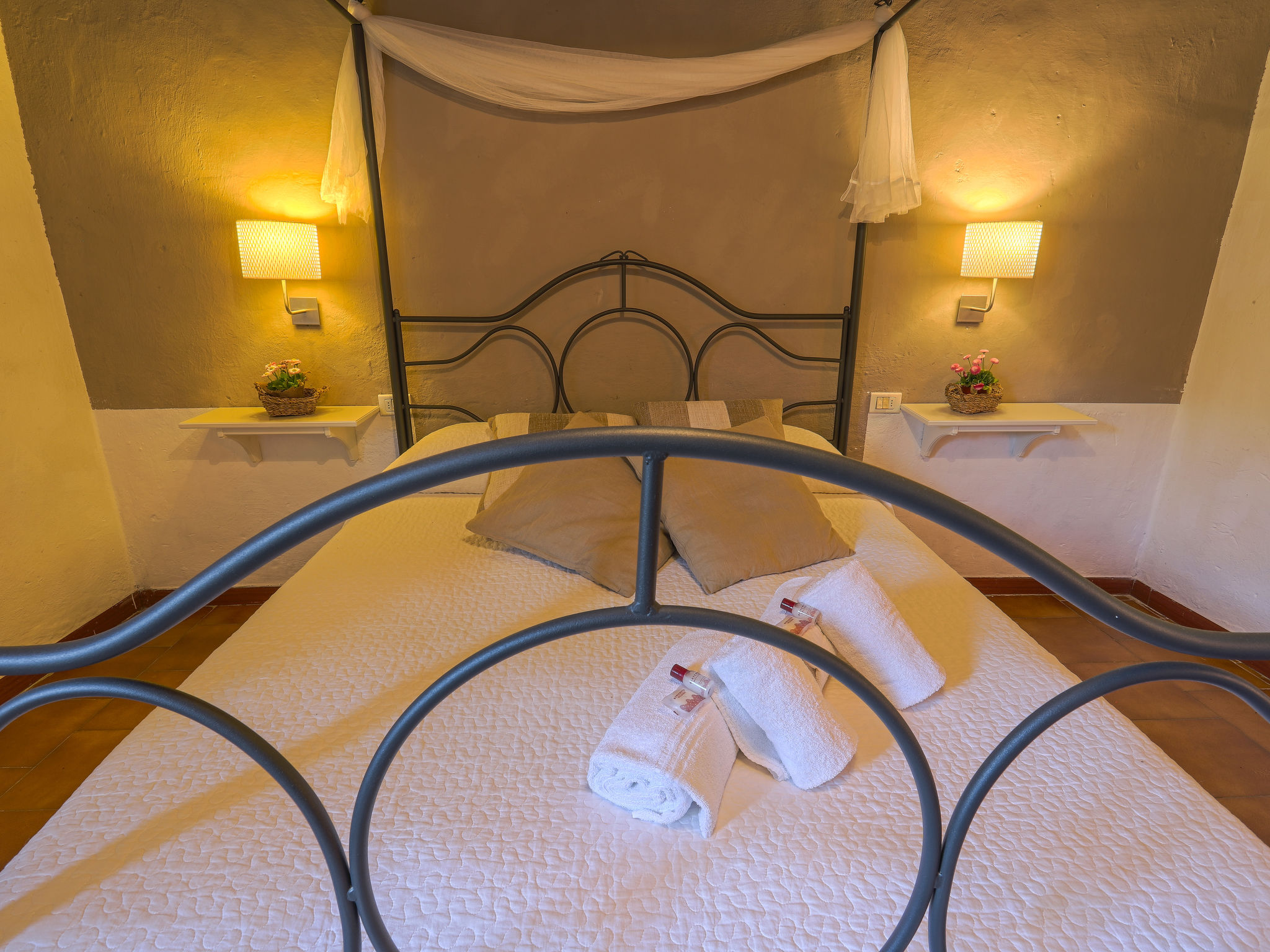 Foto 17 - Appartamento con 2 camere da letto a San Gimignano con piscina e giardino