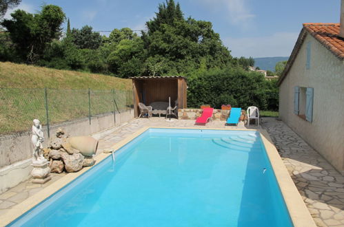 Foto 2 - Casa con 3 camere da letto a Saint-Paul-en-Forêt con piscina privata e giardino