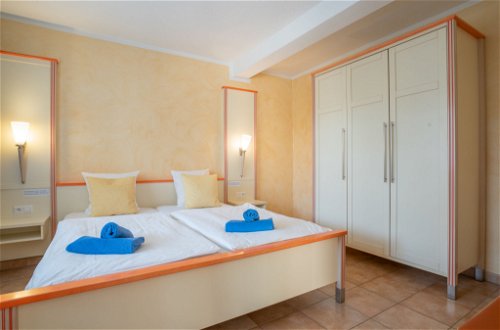 Foto 11 - Apartamento de 3 habitaciones en Sainte-Maxime con piscina y vistas al mar