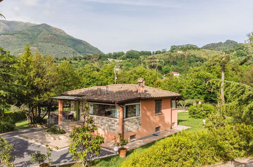 Foto 1 - Casa de 3 quartos em Camaiore com piscina privada e vistas do mar