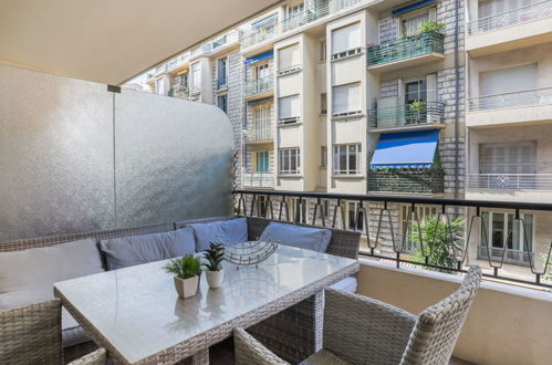 Foto 1 - Apartamento de 2 habitaciones en Niza con terraza y vistas al mar