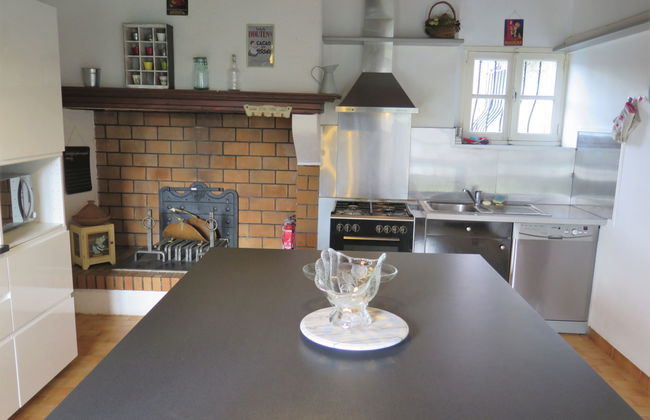 Casa de 6 quartos em Nassiet com piscina privada e jardim - Foto 13