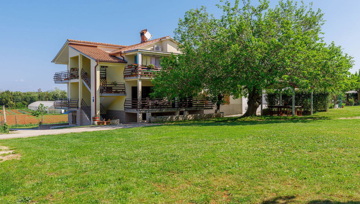 Appartamento con 3 camere da letto a Umag con giardino - Foto 1