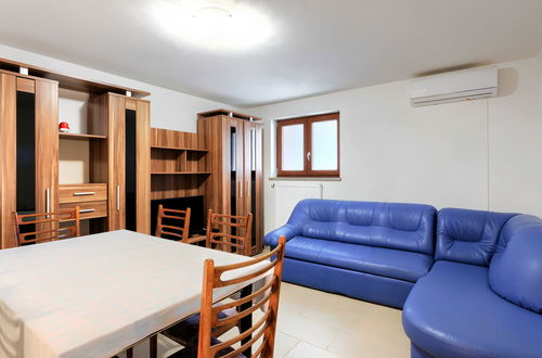 Foto 12 - Apartamento de 2 habitaciones en Umag con jardín