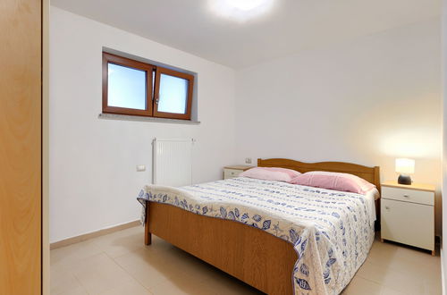 Photo 17 - 2 bedroom Apartment in Umag with garden