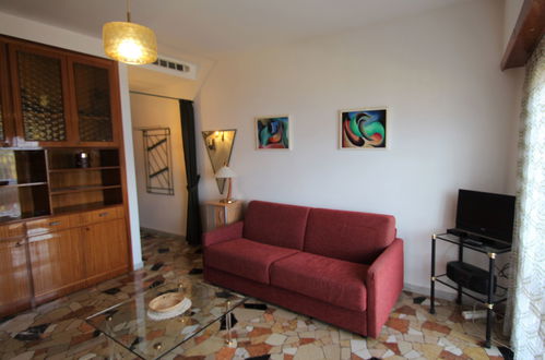 Foto 6 - Apartamento en Brezzo di Bedero con piscina y jardín