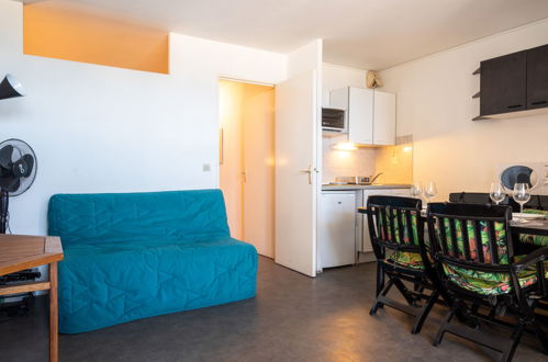 Foto 6 - Appartamento con 2 camere da letto a Canet-en-Roussillon con vista mare
