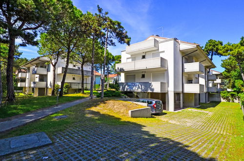 Photo 19 - Appartement de 1 chambre à Lignano Sabbiadoro avec piscine et jardin