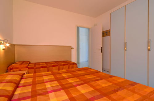 Photo 24 - 1 bedroom Apartment in Lignano Sabbiadoro with swimming pool and garden