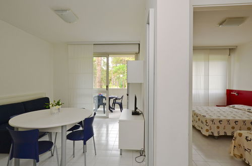 Photo 27 - 1 bedroom Apartment in Lignano Sabbiadoro with swimming pool and garden