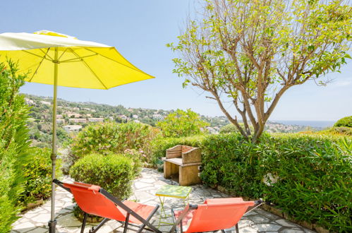 Photo 1 - 1 bedroom Apartment in Roquebrune-sur-Argens with swimming pool and sea view