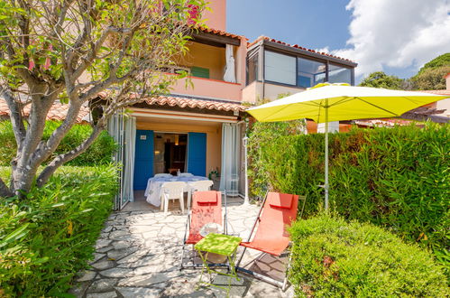 Foto 2 - Appartamento con 1 camera da letto a Roquebrune-sur-Argens con piscina e vista mare