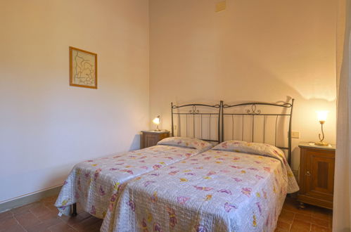Foto 17 - Casa con 4 camere da letto a Greve in Chianti con piscina e giardino