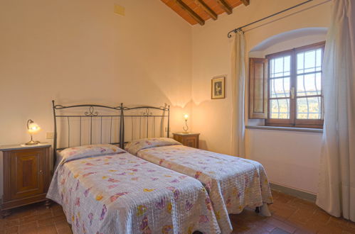 Photo 16 - 4 bedroom House in Greve in Chianti with swimming pool and garden