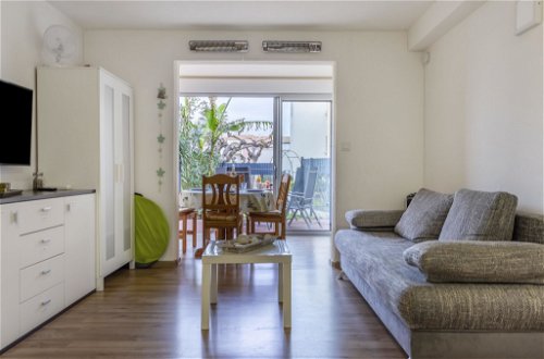 Foto 12 - Appartamento con 1 camera da letto a Agde con piscina e vista mare