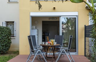 Photo 2 - 1 bedroom Apartment in Agde with swimming pool and garden