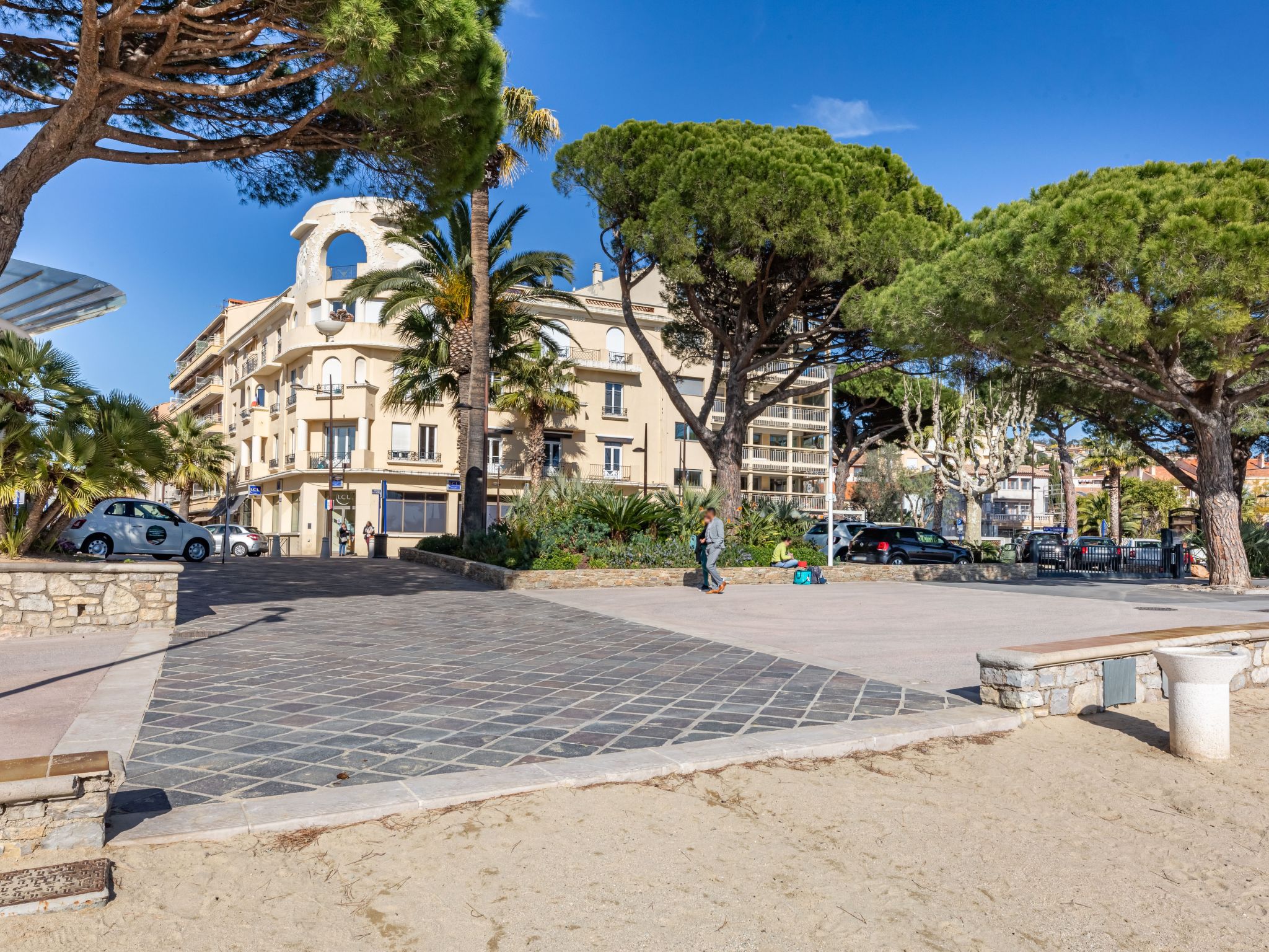 Foto 21 - Appartamento con 2 camere da letto a Sainte-Maxime con vista mare