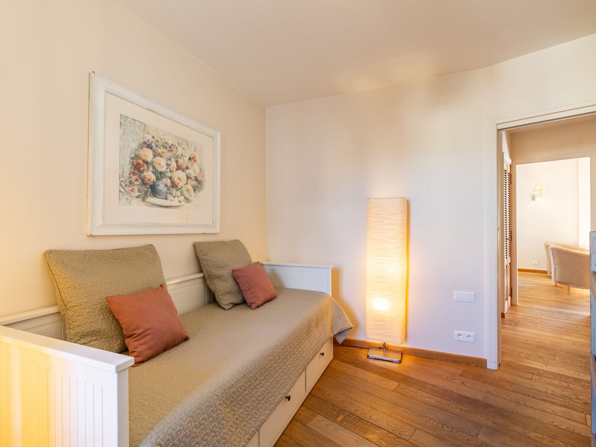 Foto 17 - Apartment mit 2 Schlafzimmern in Sainte-Maxime mit blick aufs meer