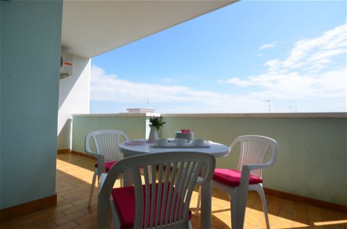 Foto 3 - Apartamento de 1 habitación en San Michele al Tagliamento con piscina y vistas al mar