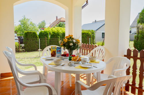 Photo 3 - 4 bedroom Apartment in Balatonmáriafürdő with garden and terrace