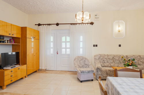 Photo 16 - 4 bedroom Apartment in Balatonmáriafürdő with garden and terrace