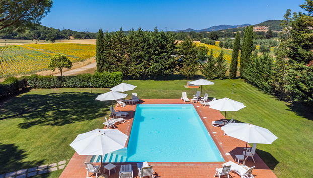 Apartamento de 2 quartos em Suvereto com piscina e jardim - Foto 2