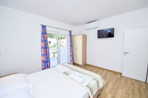 Foto 9 - Appartamento con 2 camere da letto a Orebić con piscina e vista mare