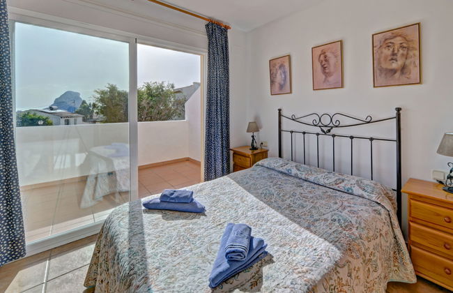 Casa de 4 quartos em Calp com piscina e jardim - Foto 5