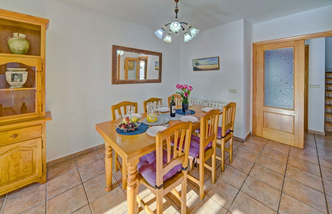 Casa de 4 quartos em Calp com piscina e jardim - Foto 7