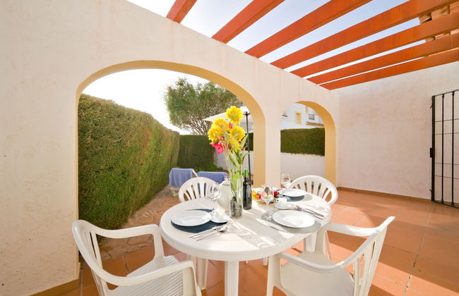 Casa de 4 quartos em Calp com piscina e jardim - Foto 2
