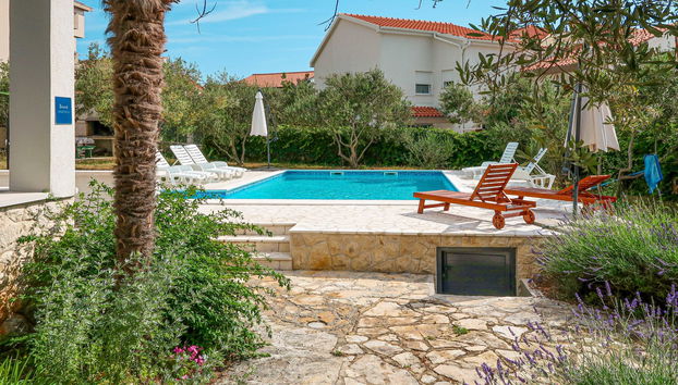 Apartment mit 2 Schlafzimmern in Sibenik mit schwimmbad und garten - Foto 2