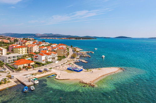 Photo 16 - Appartement de 1 chambre à Sibenik avec piscine et vues à la mer