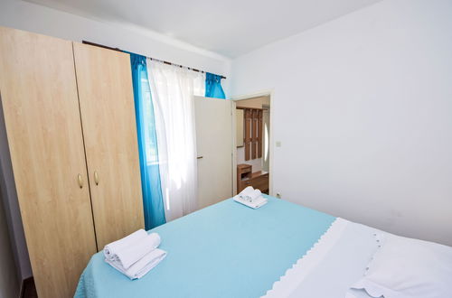 Foto 12 - Apartamento de 1 quarto em Sibenik com piscina e jardim